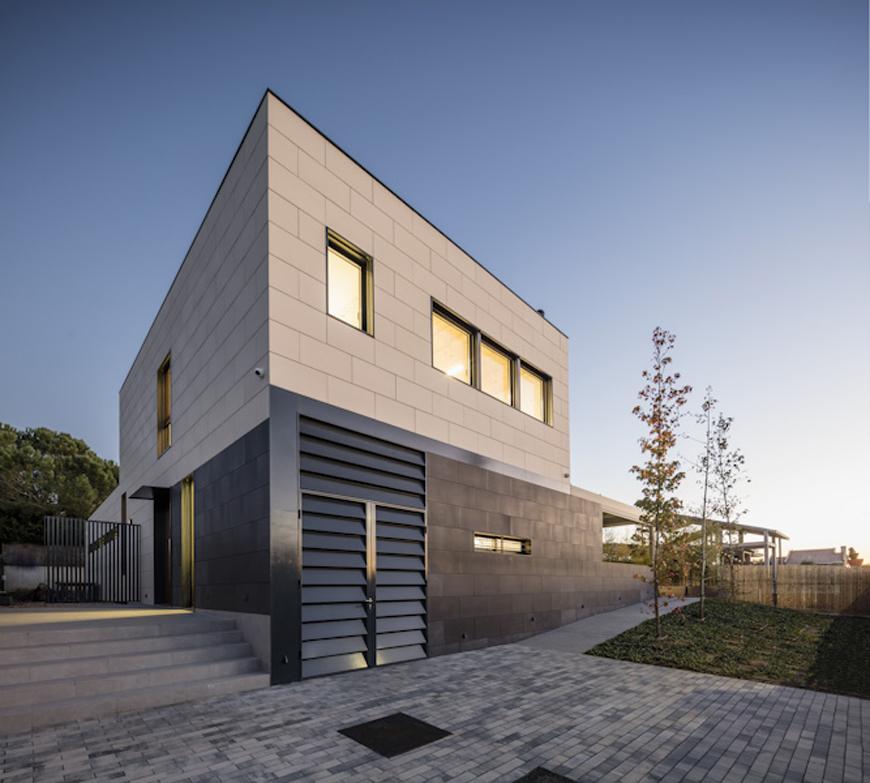 House Roca del Valles — Frontek porcelain cladding