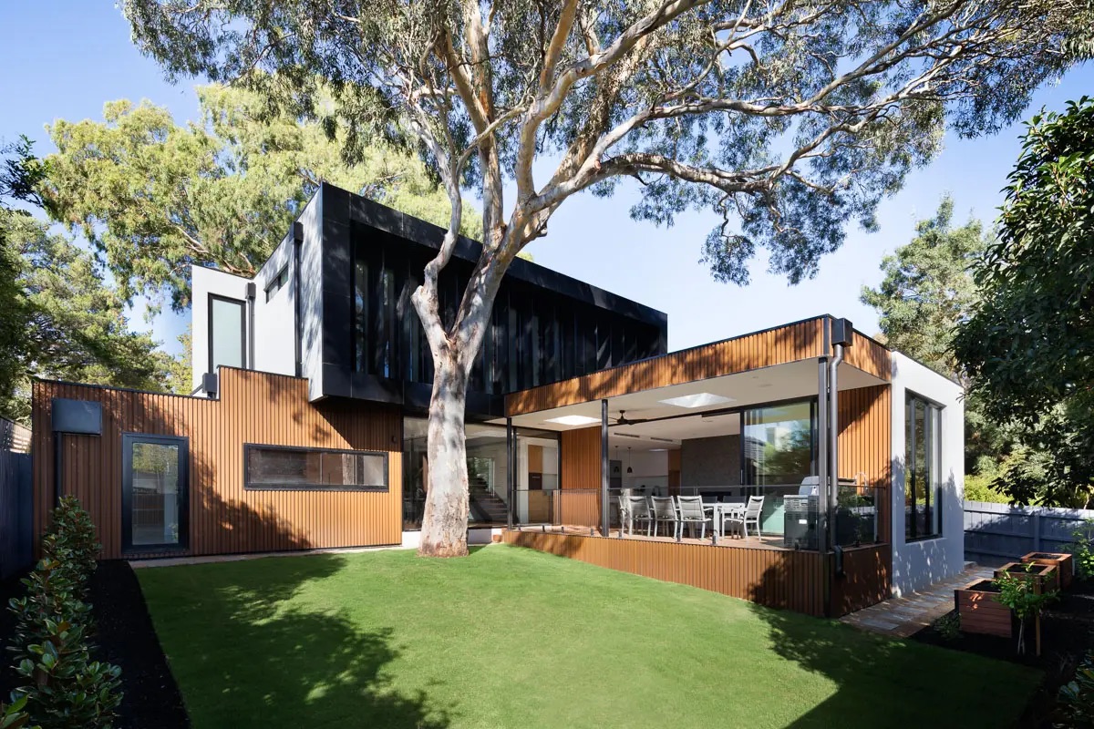InnoClad Innowood Plus on residential facade
