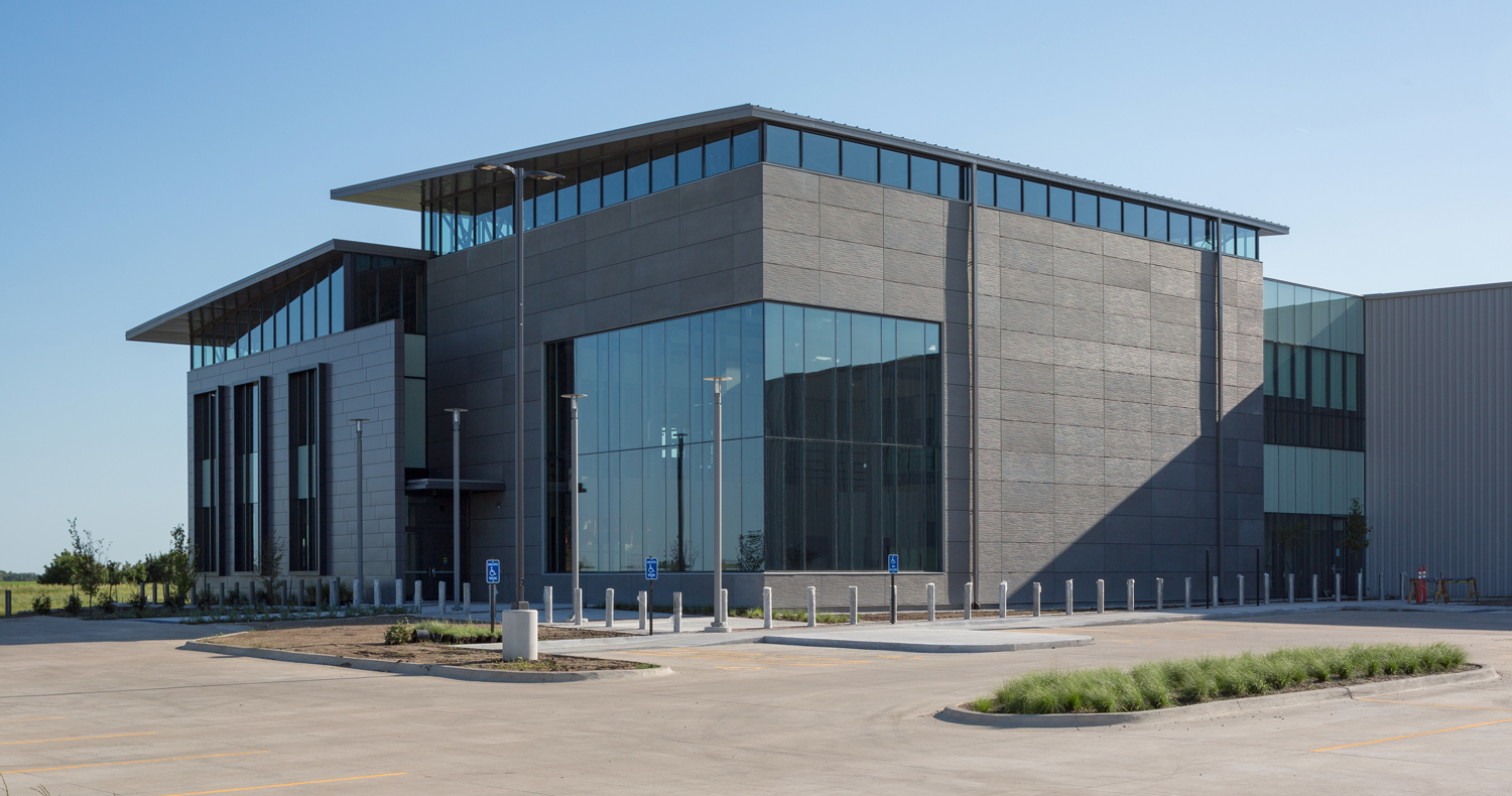 TAKTL® A|UHPC façade – Brownells Headquarters